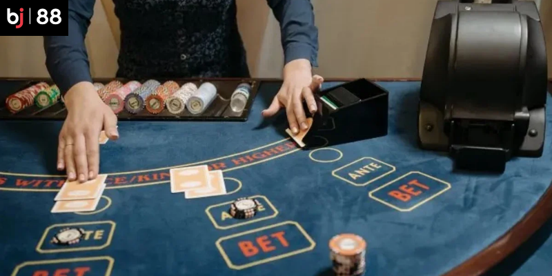 Mẹo Chơi Bài Blackjack BJ88: Cẩm Nang Đánh Bại Nhà Cái Từ Cao Thủ 4 Chiến lược hiệu quả khi chơi blackjack trên BJ88